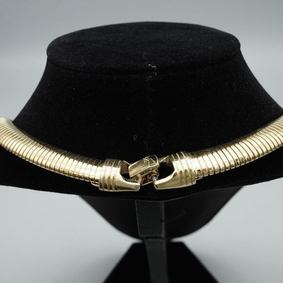 Trifari Omega Necklace Vintage 1980s Signed Modernist Gold Tone Enameled - Picture 5 of 12